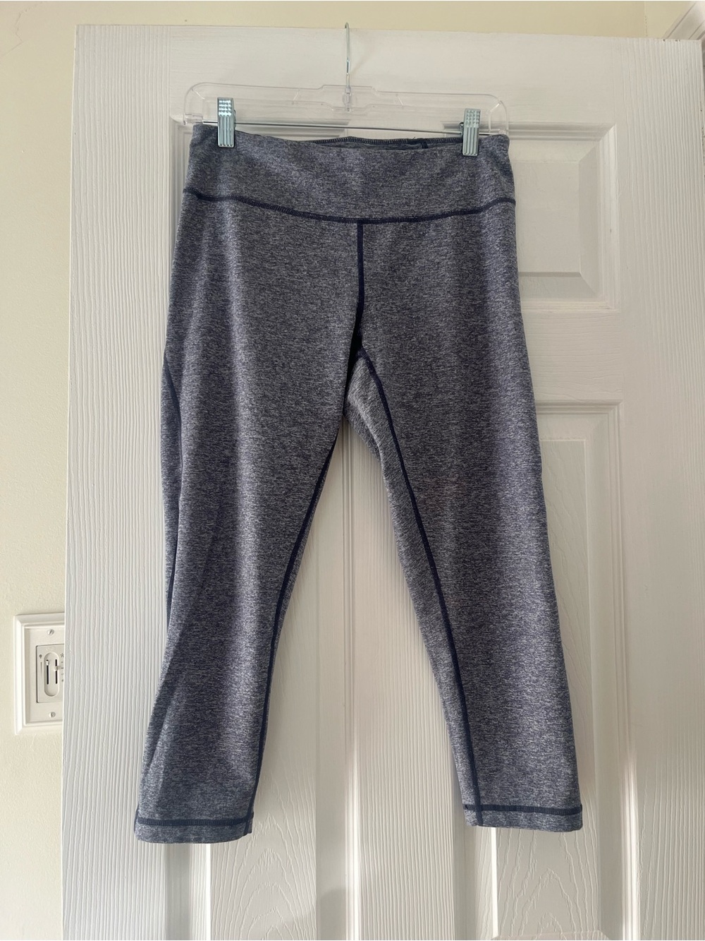 Women’s Blue Gray Performance Capri Leggings